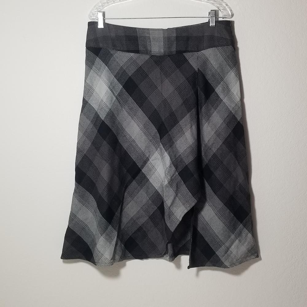East 5th Black and Gray A-Line Skirt